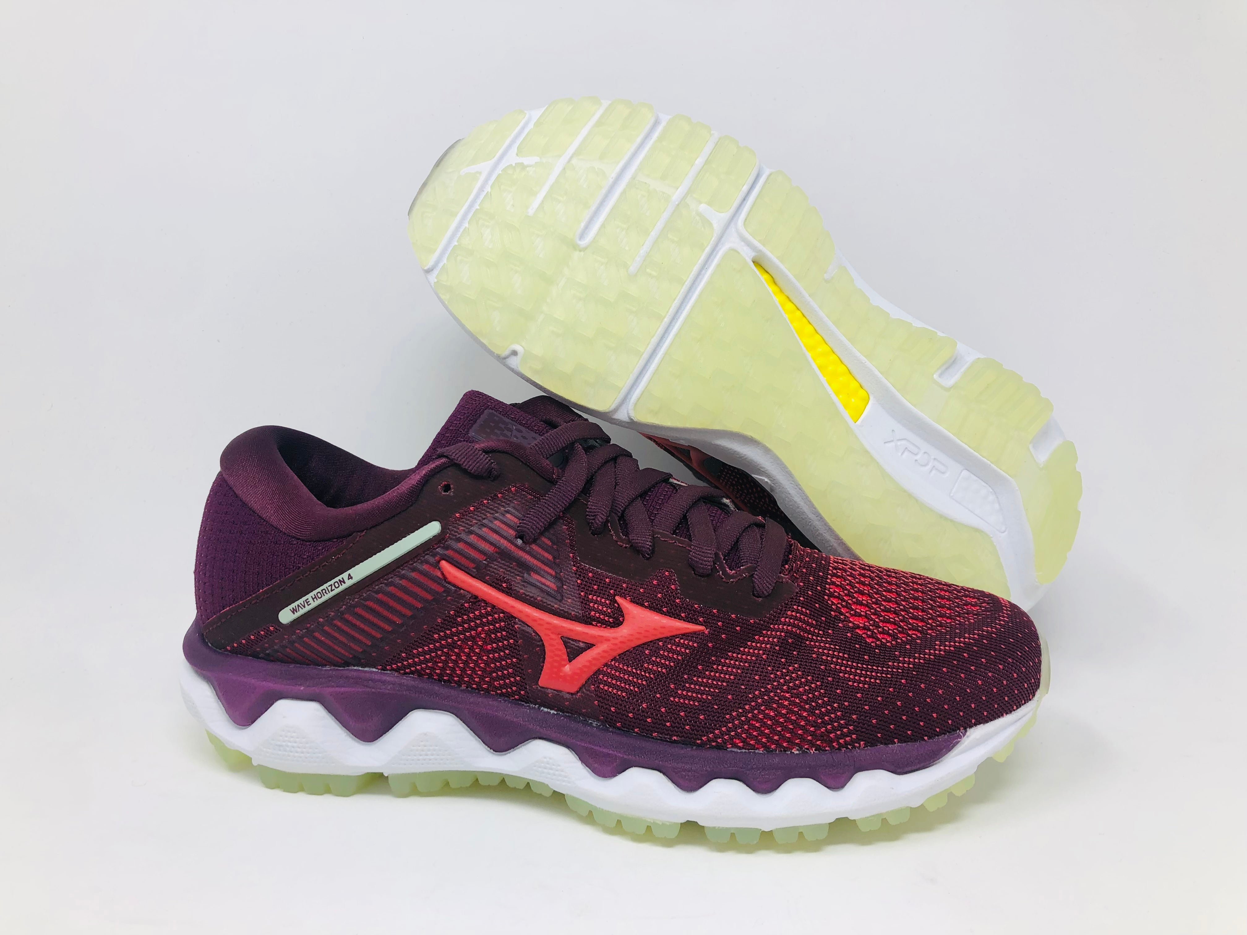 Mizuno Women's Horizon 4 Running Shoe Red