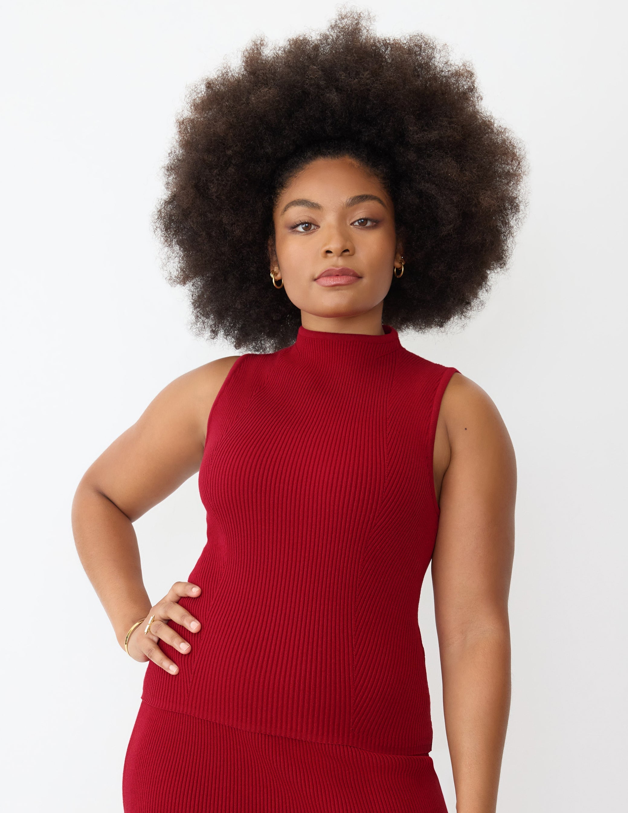 Sleeveless Mockneck